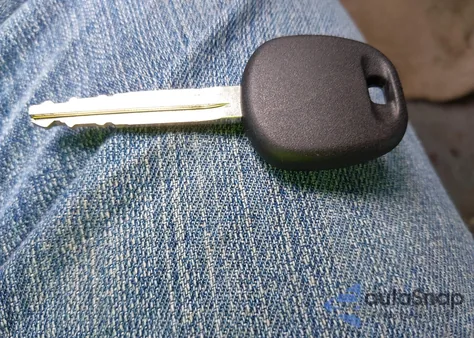 2010 Toyota Camry Base z USA, uszkodzony, nr VIN 4T1BF3EKXAU086605